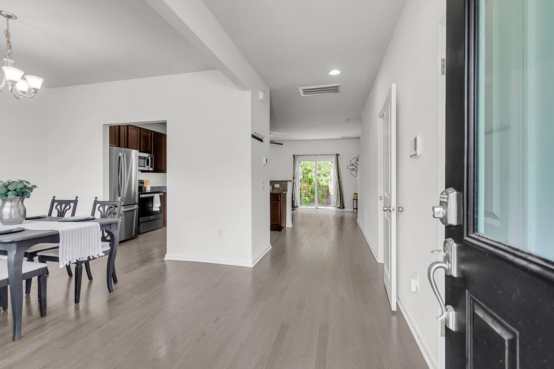 9101 Parlor Drive Photo 6