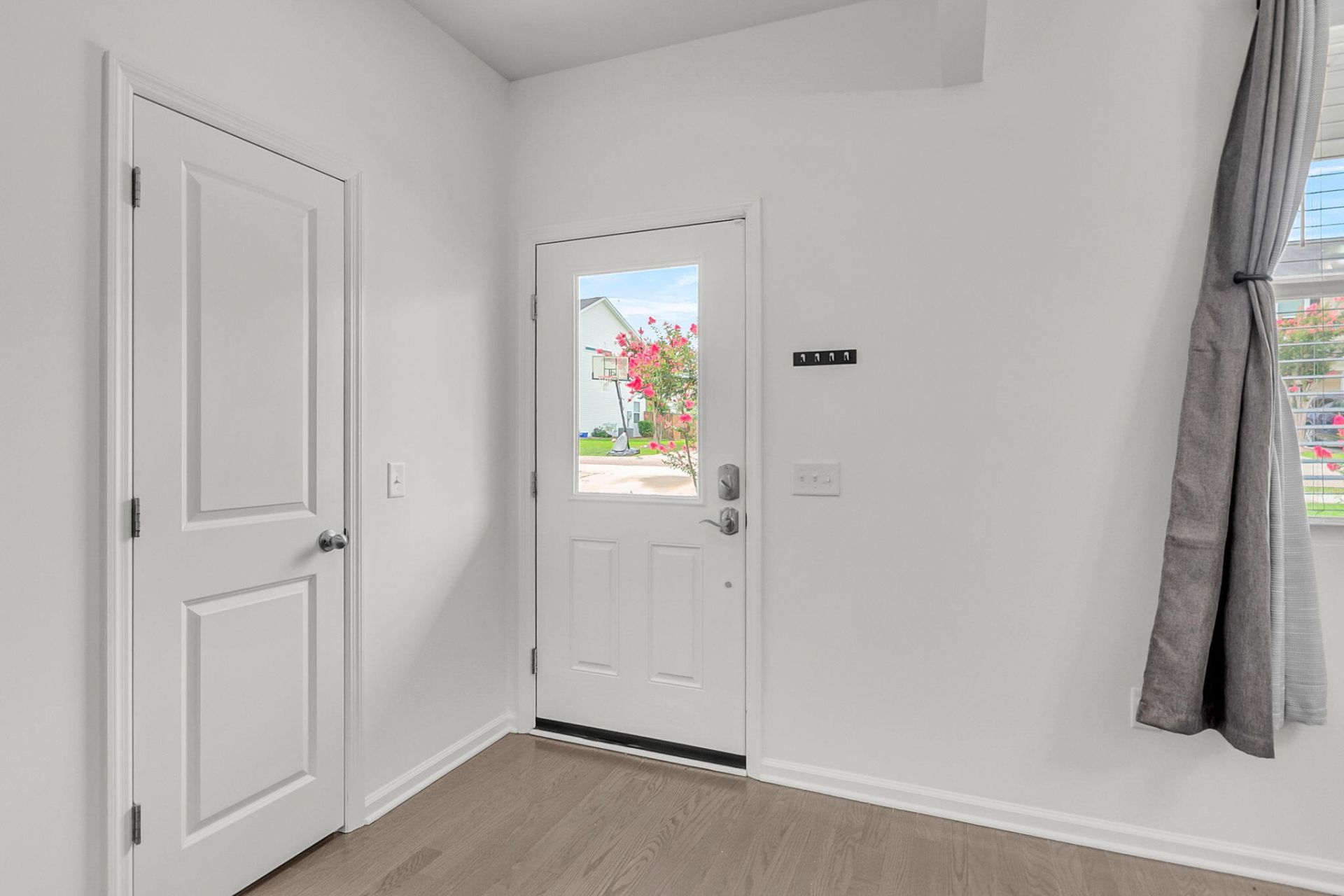 9101 Parlor Drive Photo 7