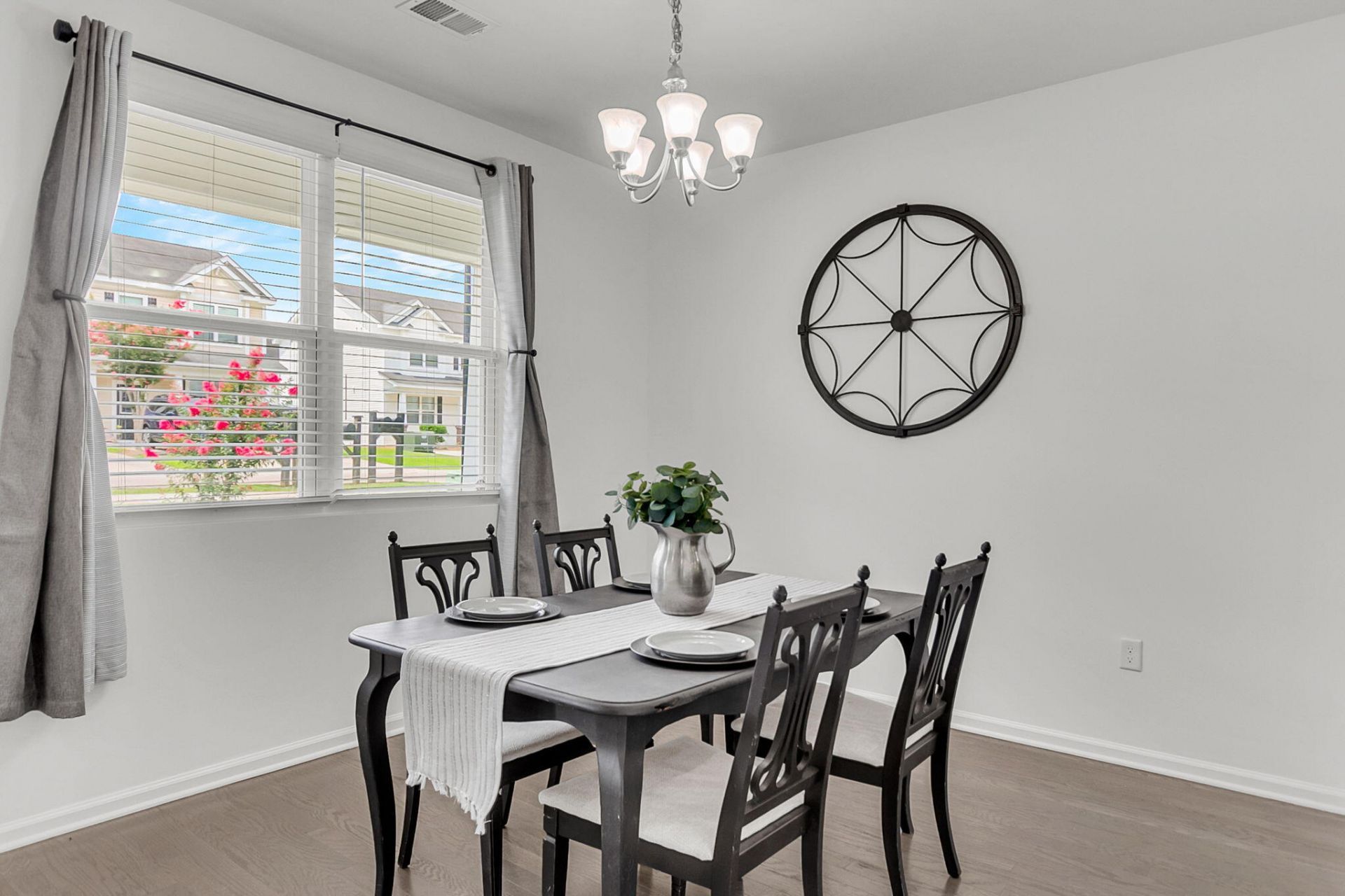 9101 Parlor Drive Photo 8