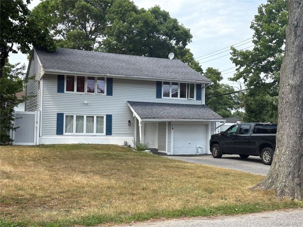 79 Fig Street , Central Islip, NY 11722