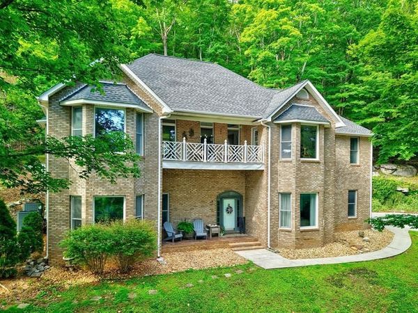 1650 Plantation Dr, Cookeville, TN 38506