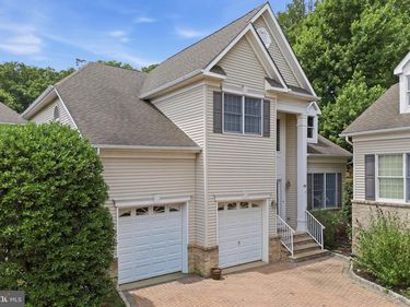25 BRITTANY COURT, ATLANTIC HIGHLANDS, NJ 07716