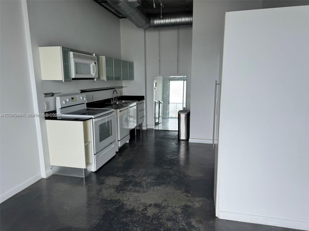 10 SW South River Dr , Unit 812, Miami, FL 33130 Photo