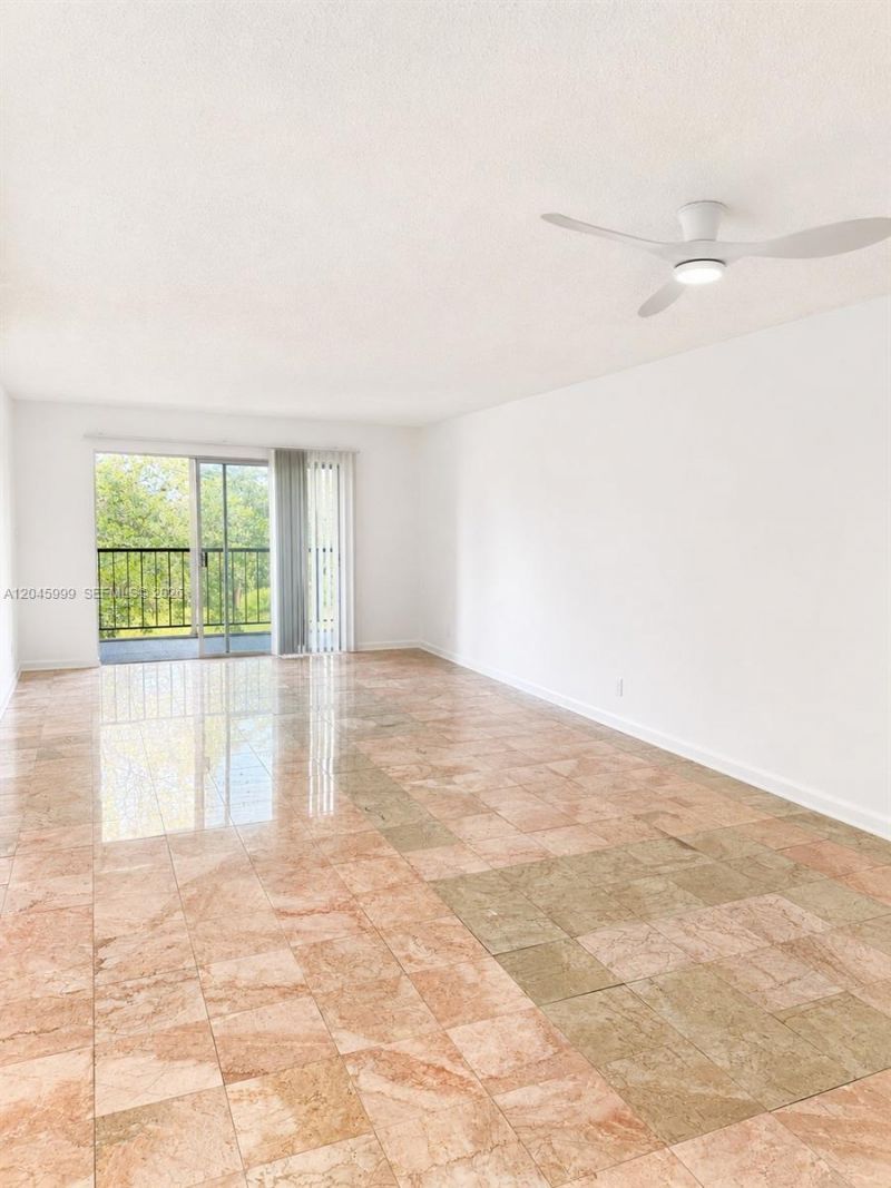 6080 NW 44th St , Unit 410, Lauderhill, FL 33319 Photo