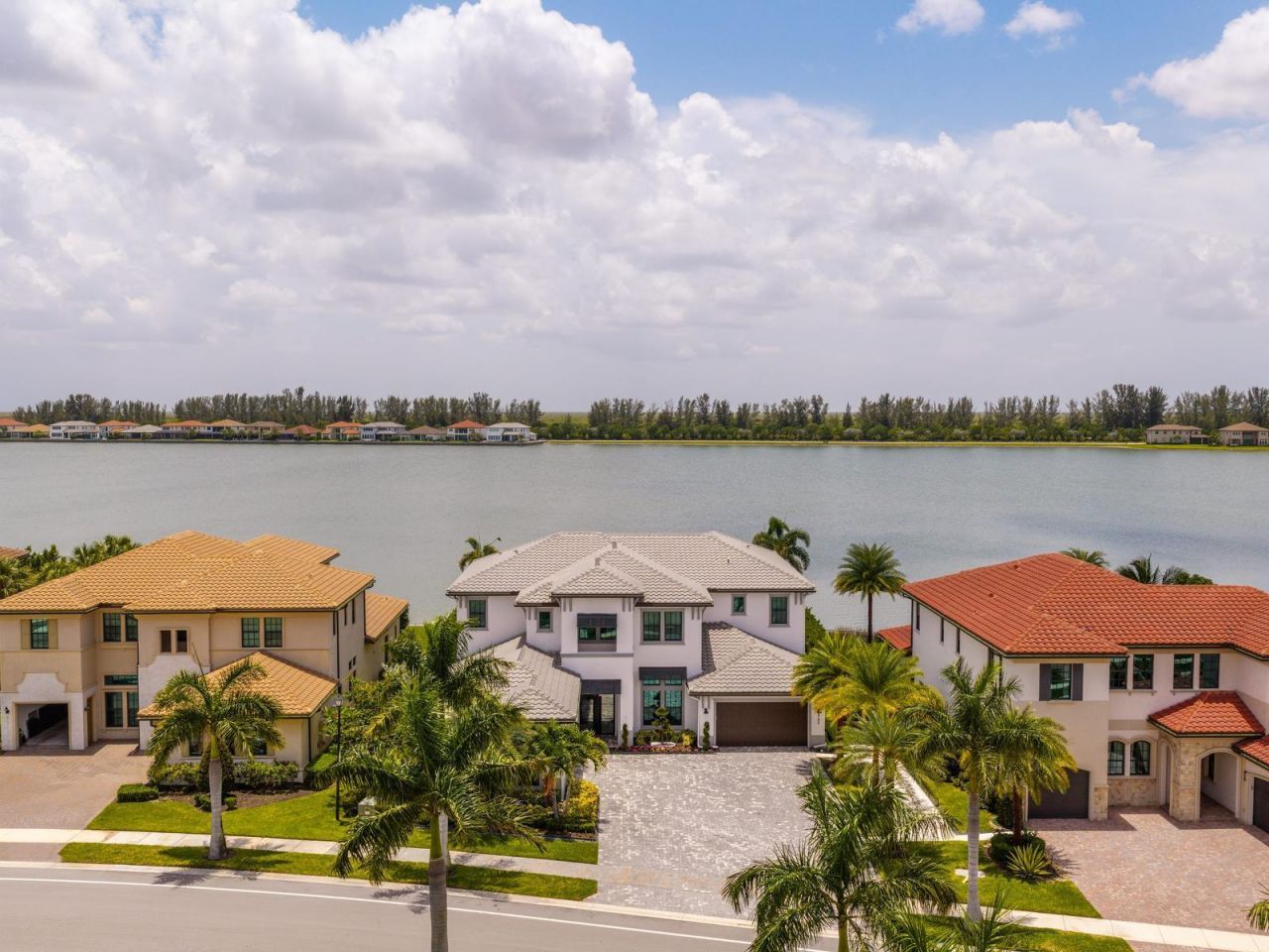 8785 Parkland Bay Drive, Parkland, FL 33076 Photo