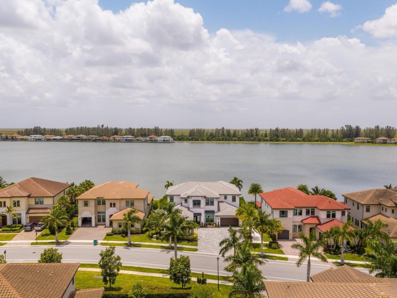 8785 Parkland Bay Drive, Parkland, FL 33076 Photo