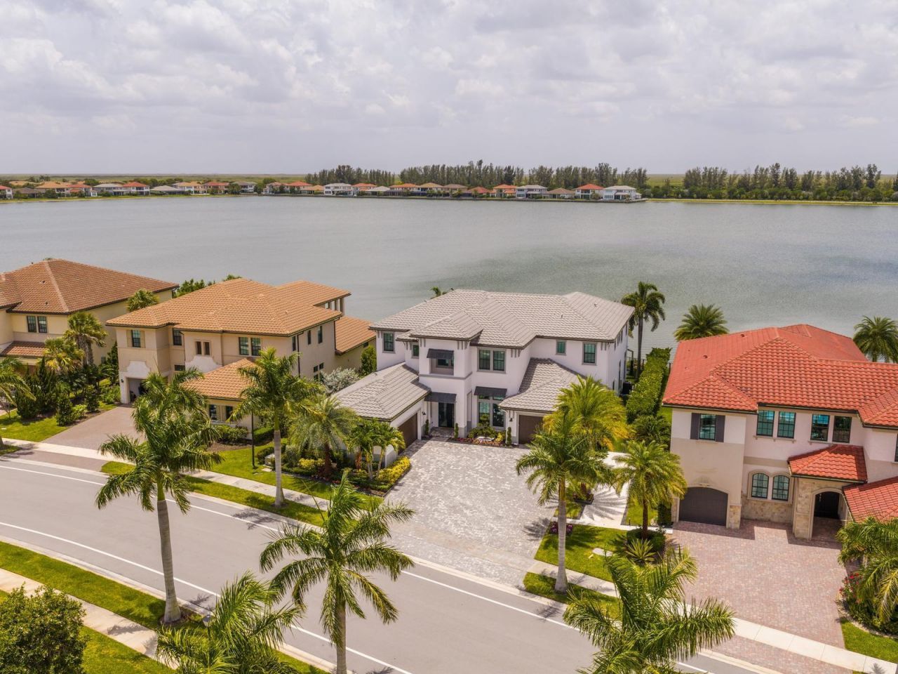 8785 Parkland Bay Drive, Parkland, FL 33076 Photo