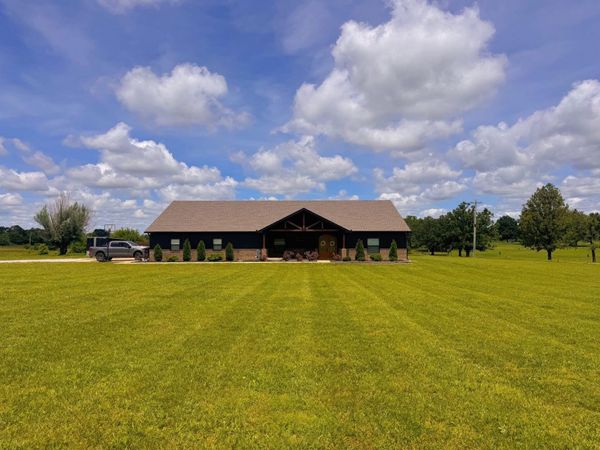 12204 Farm Road 2205 , Cassville, MO 65625