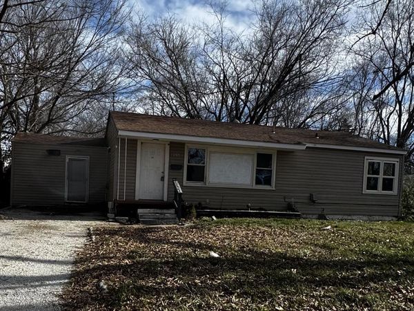1350 S Newton Avenue , Springfield, MO 65807