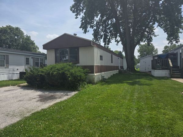 190 Carriage Lane , Sauk Village, IL 60411