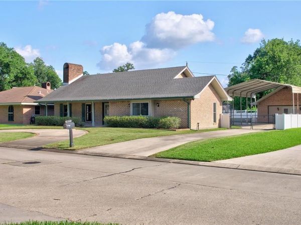 215 DEMANDRE Street, Belle Chasse, LA 70037