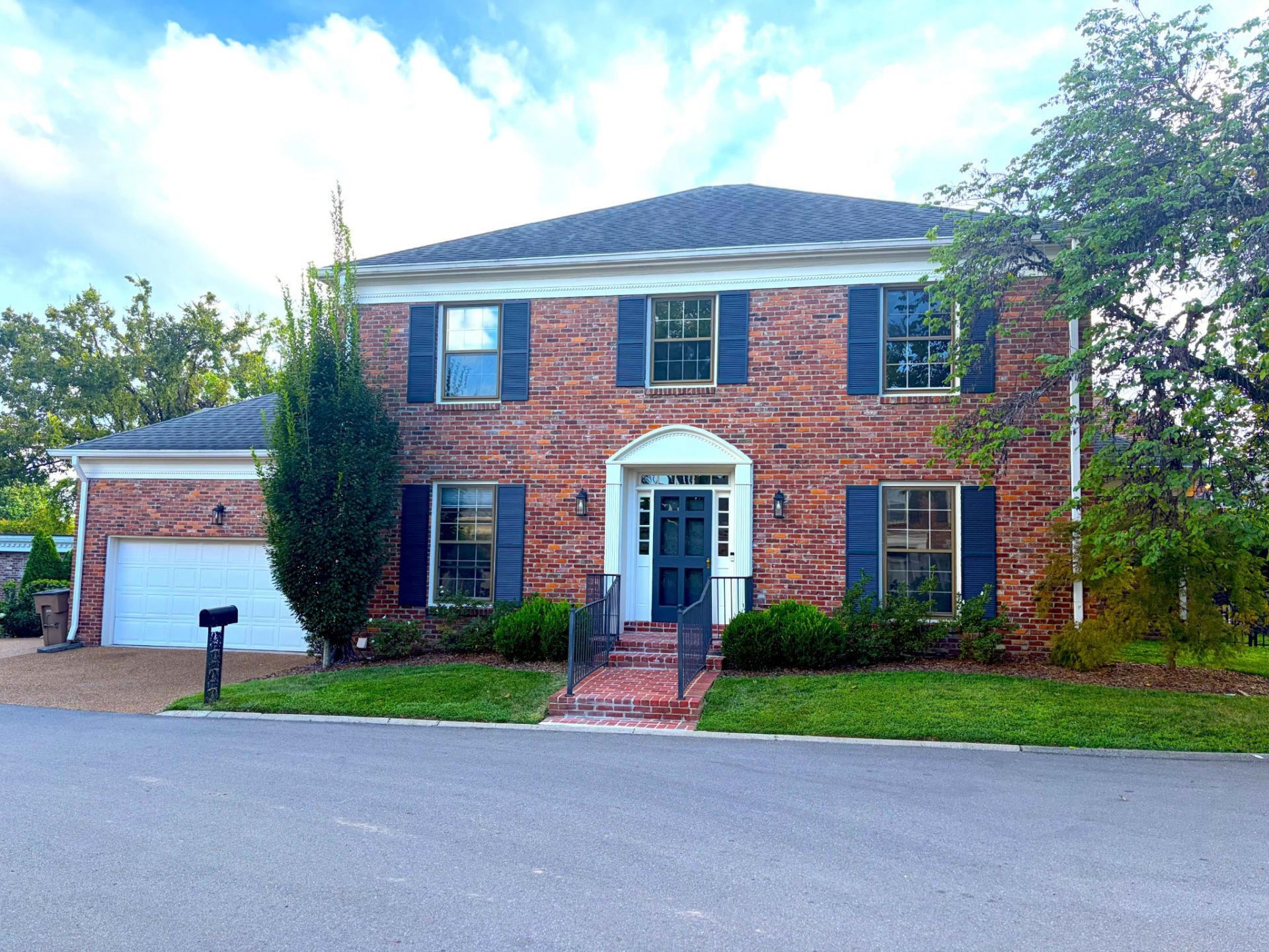 4114 Legend Hall Dr, Nashville, TN 37215 Main Photo