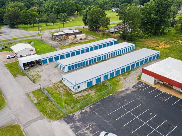 105 Progress Center Plz , Centerville, TN 37033
