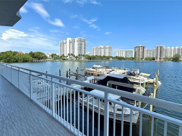 18071 Biscayne Blvd , Unit 1404, Aventura, FL 33160