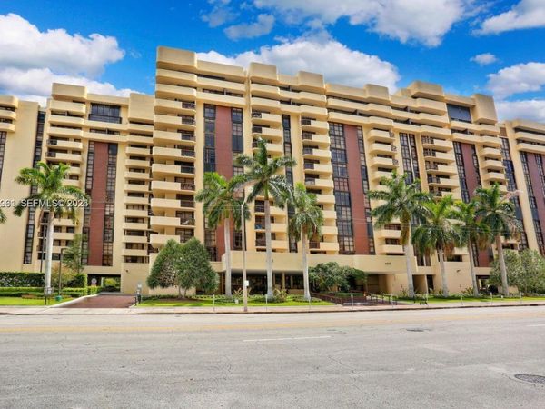 600 Biltmore Way, Unit 618, Coral Gables, FL 33134