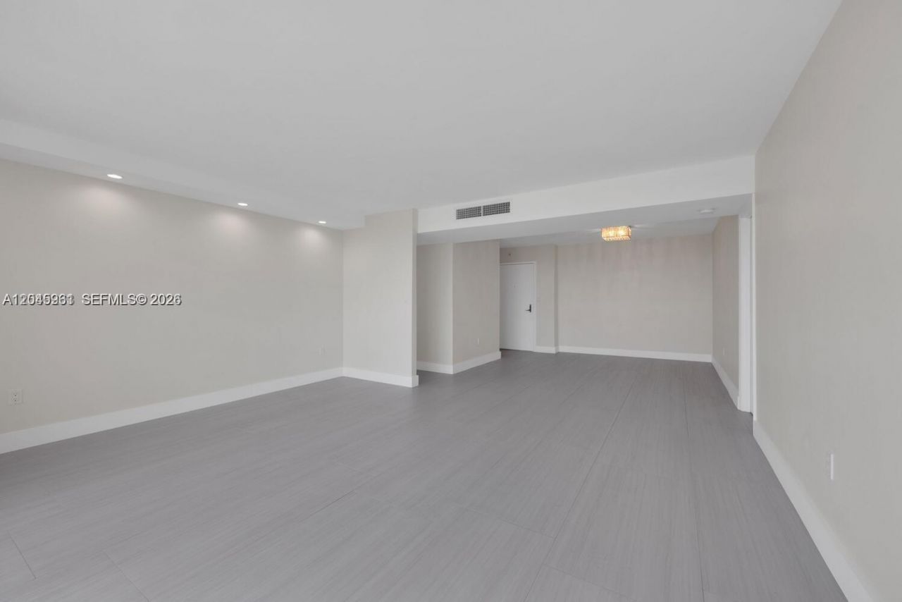 600 Biltmore Way, Unit 618, Coral Gables, FL 33134 Photo