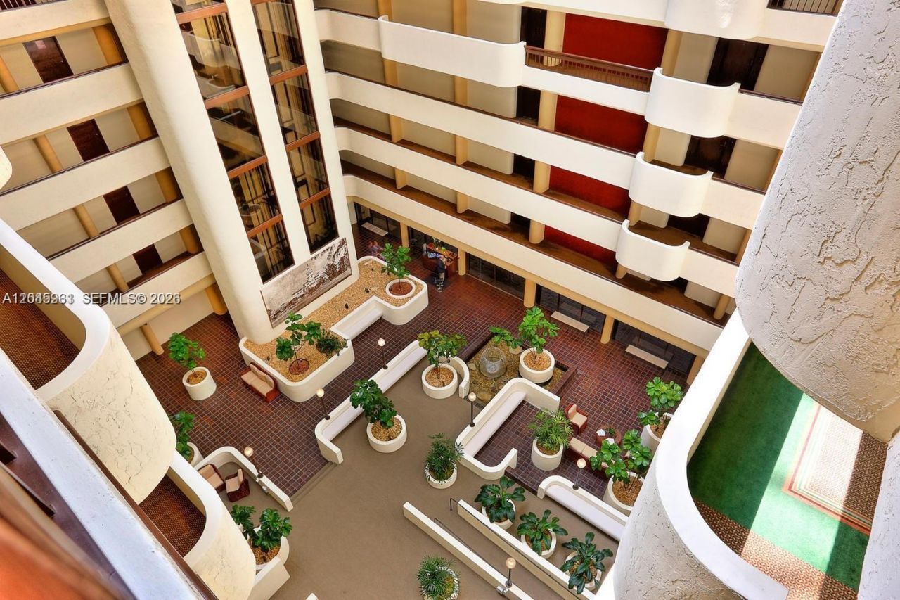 600 Biltmore Way, Unit 618, Coral Gables, FL 33134 Photo