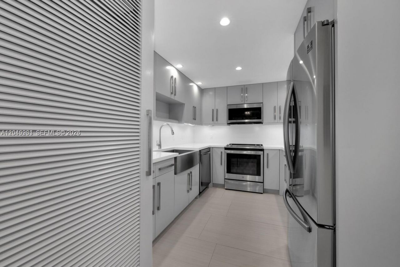 600 Biltmore Way, Unit 618, Coral Gables, FL 33134 Photo