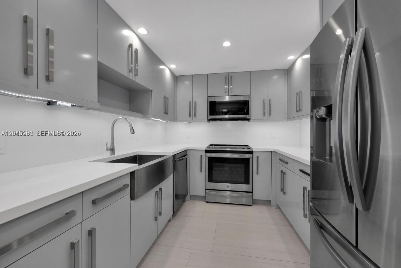 600 Biltmore Way, Unit 618, Coral Gables, FL 33134 Photo
