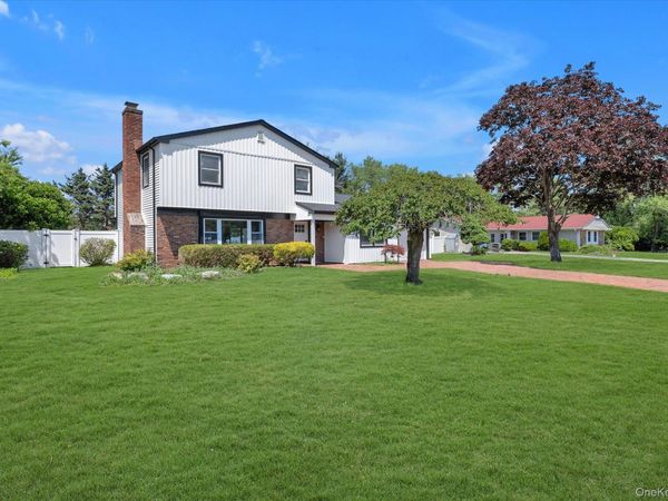 26 Malvern Lane, Stony Brook, NY 11790