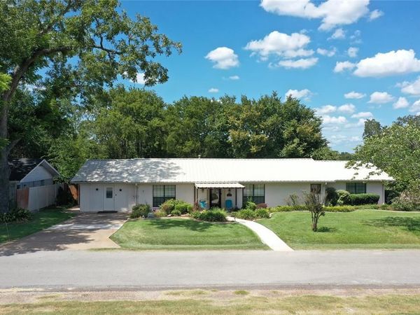 403 N Hall Street, Fairfield, TX 75840