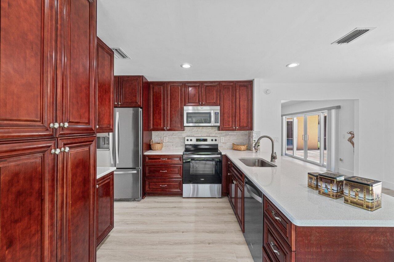 6930 NW 2nd Terrace, Boca Raton, FL 33487 Photo