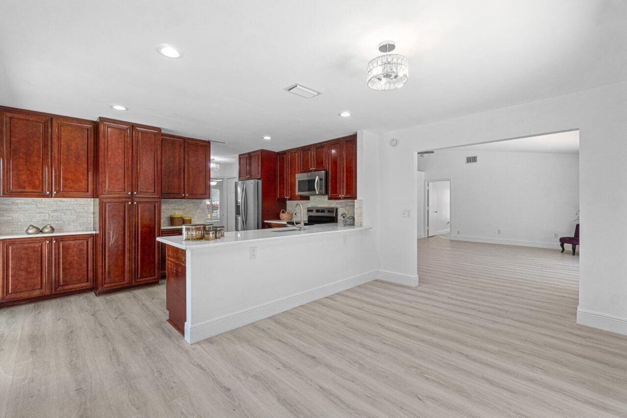 6930 NW 2nd Terrace, Boca Raton, FL 33487 Photo
