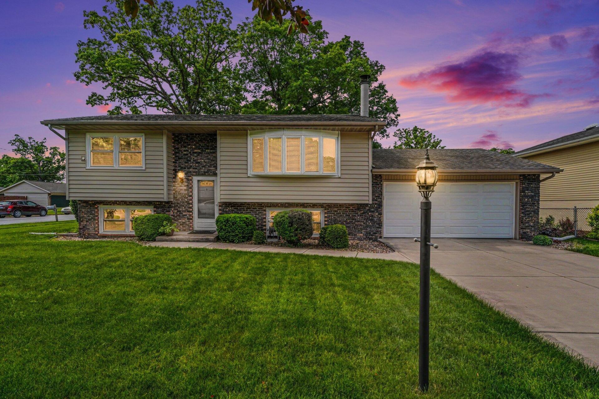 2801 Crabapple Lane, Hobart, IN 46342 Main Photo