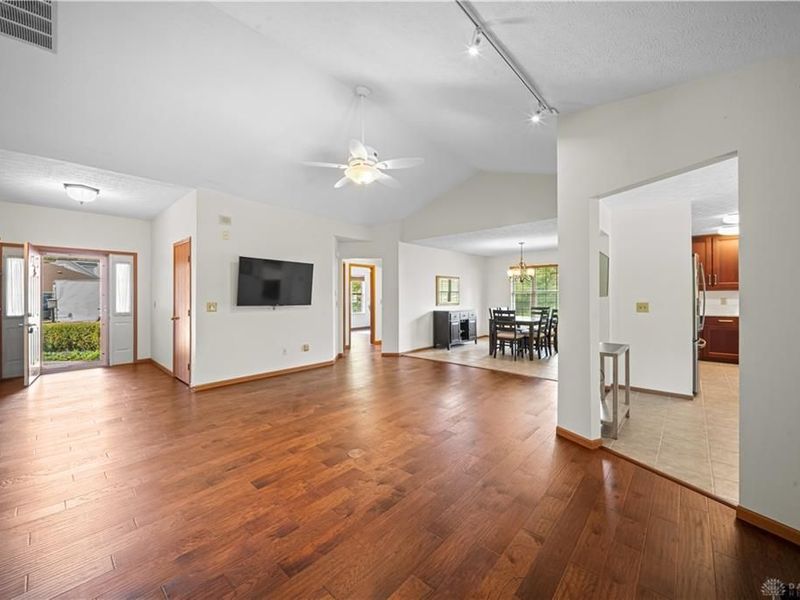 1780 Tearose Circle, Fairborn, OH 45324 Photo 3