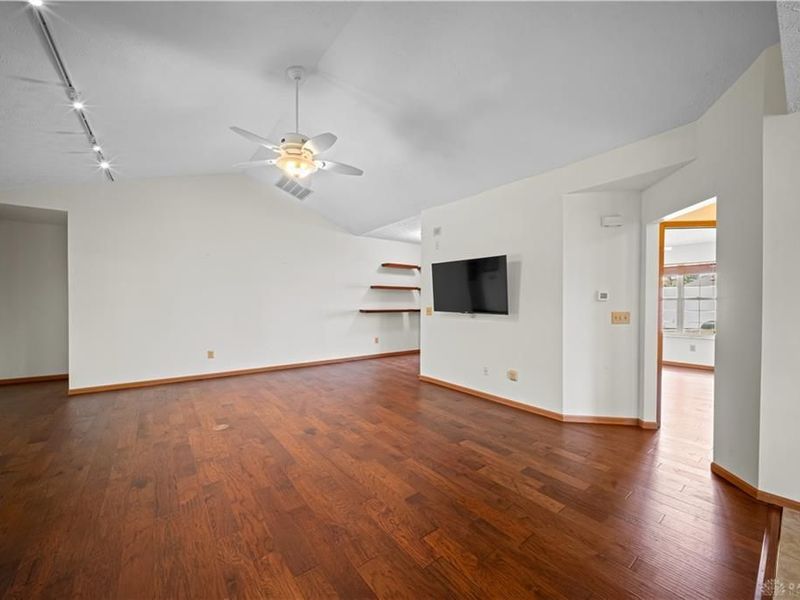 1780 Tearose Circle, Fairborn, OH 45324 Photo 4