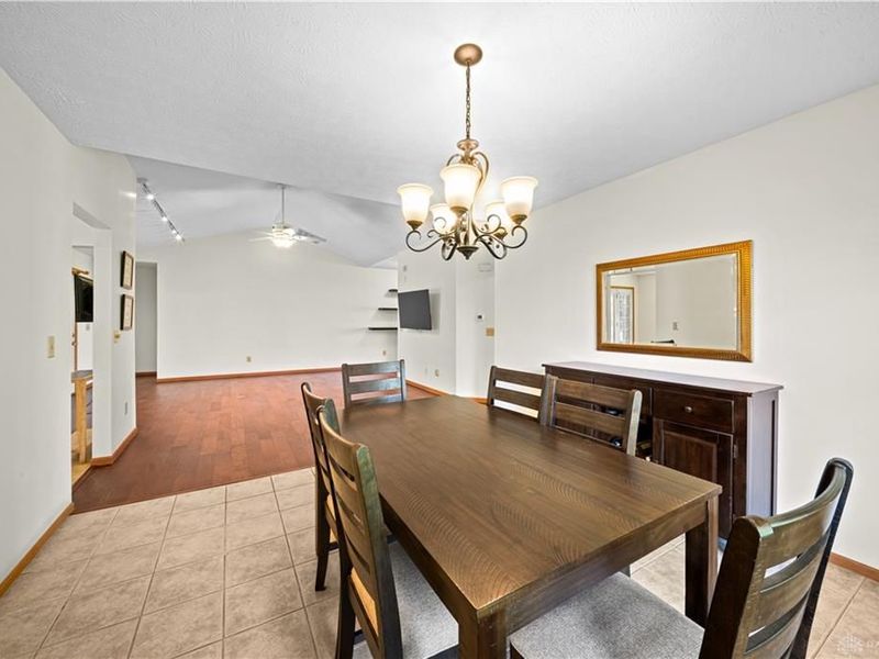 1780 Tearose Circle, Fairborn, OH 45324 Photo 8