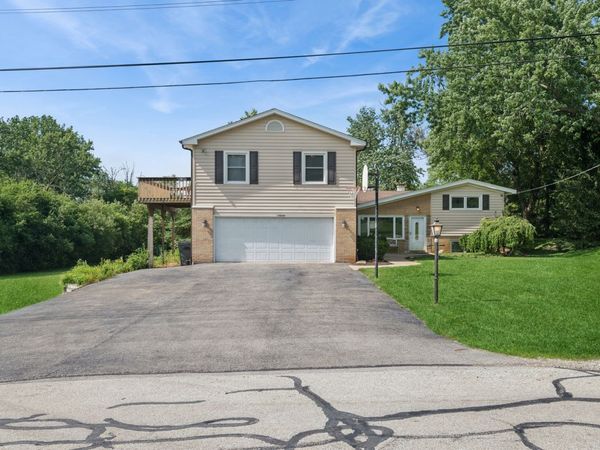 17W320 Scheel Drive , Willowbrook, IL 60527