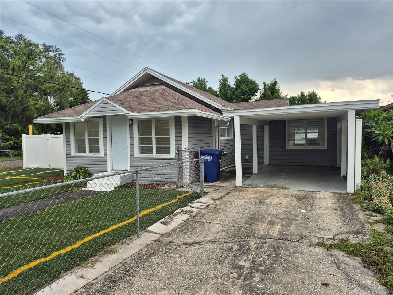1402 E Bougainvillea Avenue, Tampa, FL 33612 Main Photo