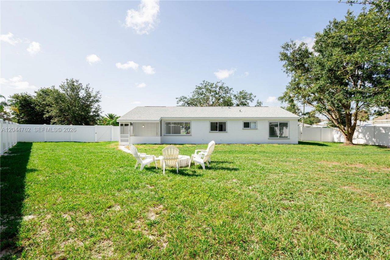 401 SW College Park Rd , Port Saint Lucie, FL 34953 Photo