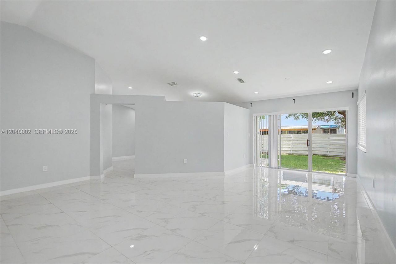 13765 SW 145th St , Miami, FL 33186 Photo