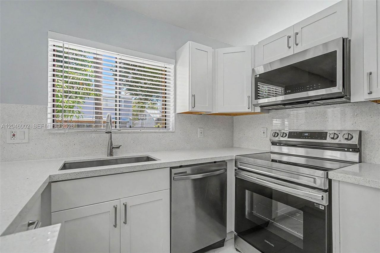 13765 SW 145th St , Miami, FL 33186 Photo