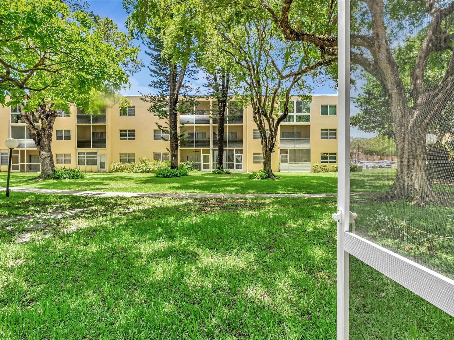 100 Ashbury Road, Unit 103, Hollywood, FL 33024 Photo