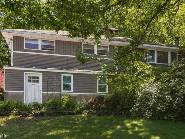 344 Union Ave, Bloomingdale, NJ 07403
