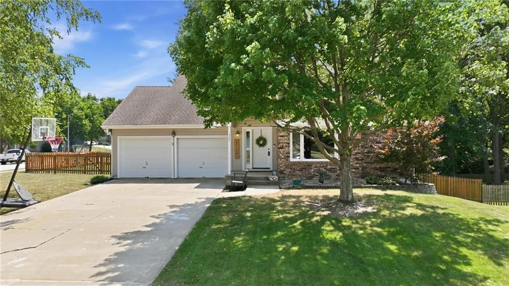 1227 NE 102nd Court, Kansas City, MO 64155 Main Photo