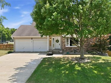 1227 NE 102nd Court, Kansas City, MO 64155