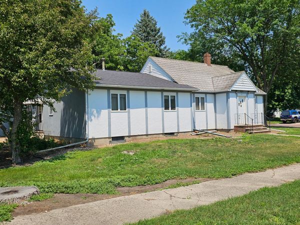 131 E Dineen Street , Sanborn, MN 56083
