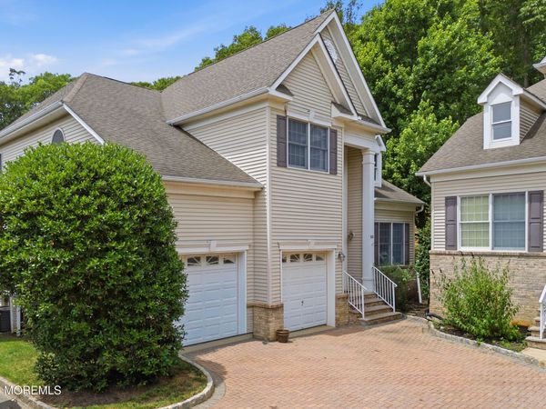 25 Brittany Court, Atlantic Highlands, NJ 07716