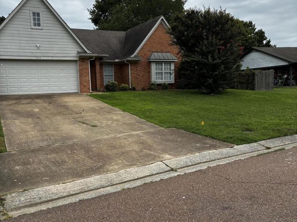 7414 Hunters Hollow Lane, Southaven, MS 38671