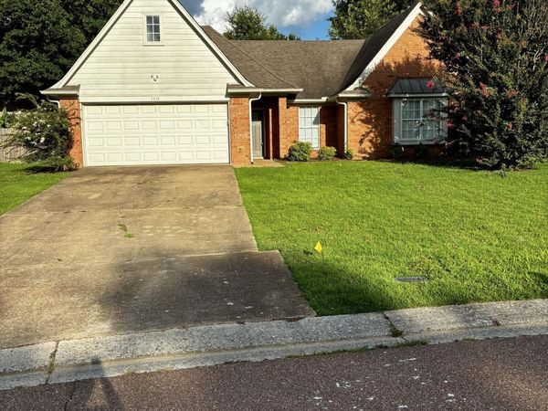7414 Hunters Hollow Lane, Southaven, MS 38671