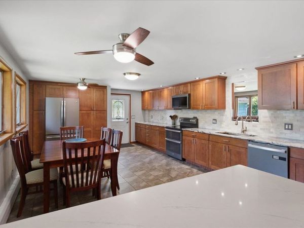 811 Middle Pownal Road, Bennington, VT 05201