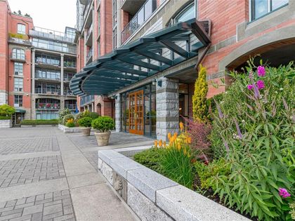 21 Dallas Rd Victoria, BC V8V 4Z9