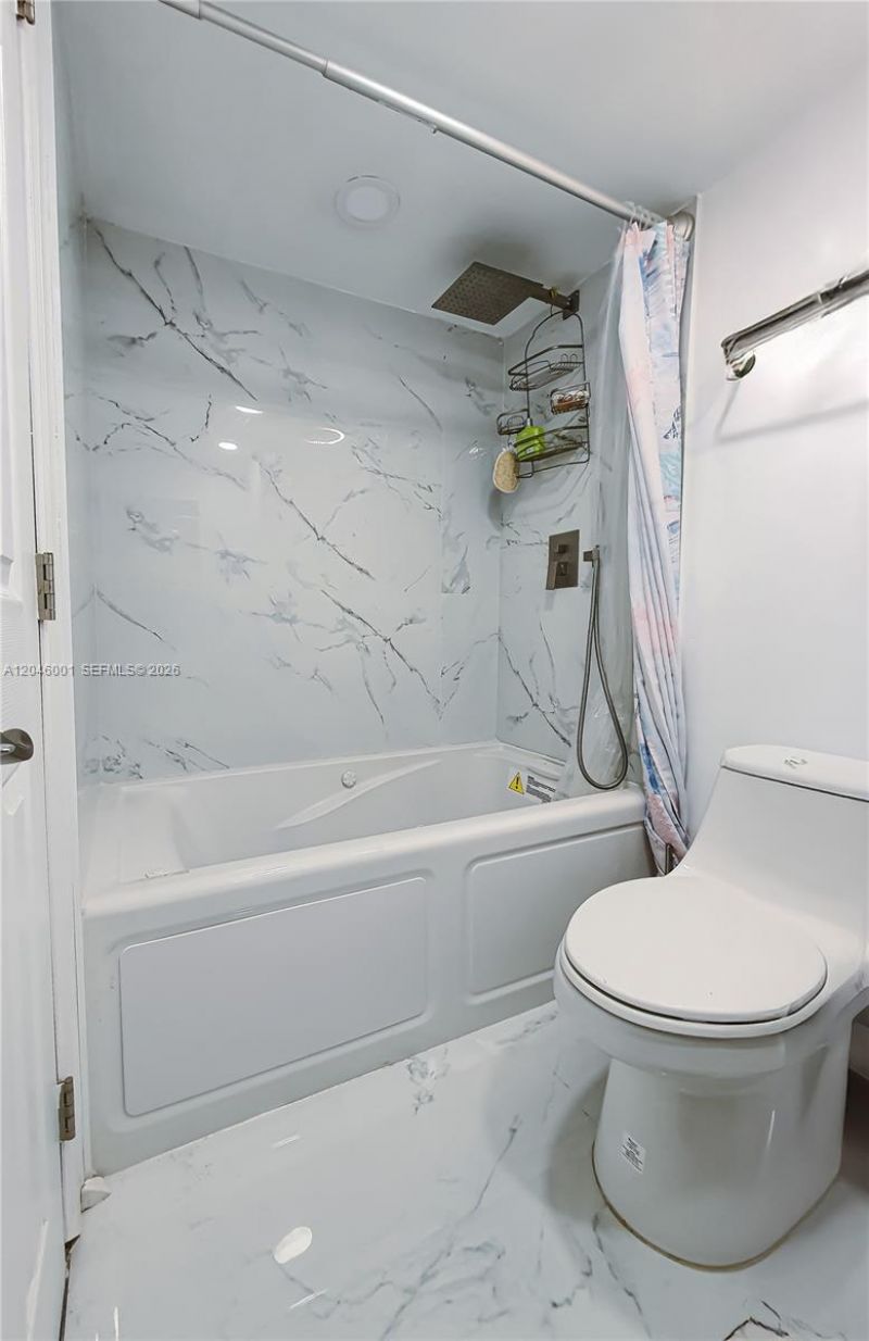 1655 NE 115th St , Unit 28B, Miami, FL 33181 Photo