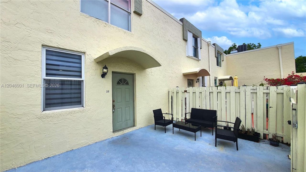 1655 NE 115th St , Unit 28B, Miami, FL 33181 Photo