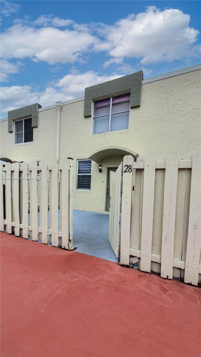 1655 NE 115th St , Unit 28B, Miami, FL 33181 Photo