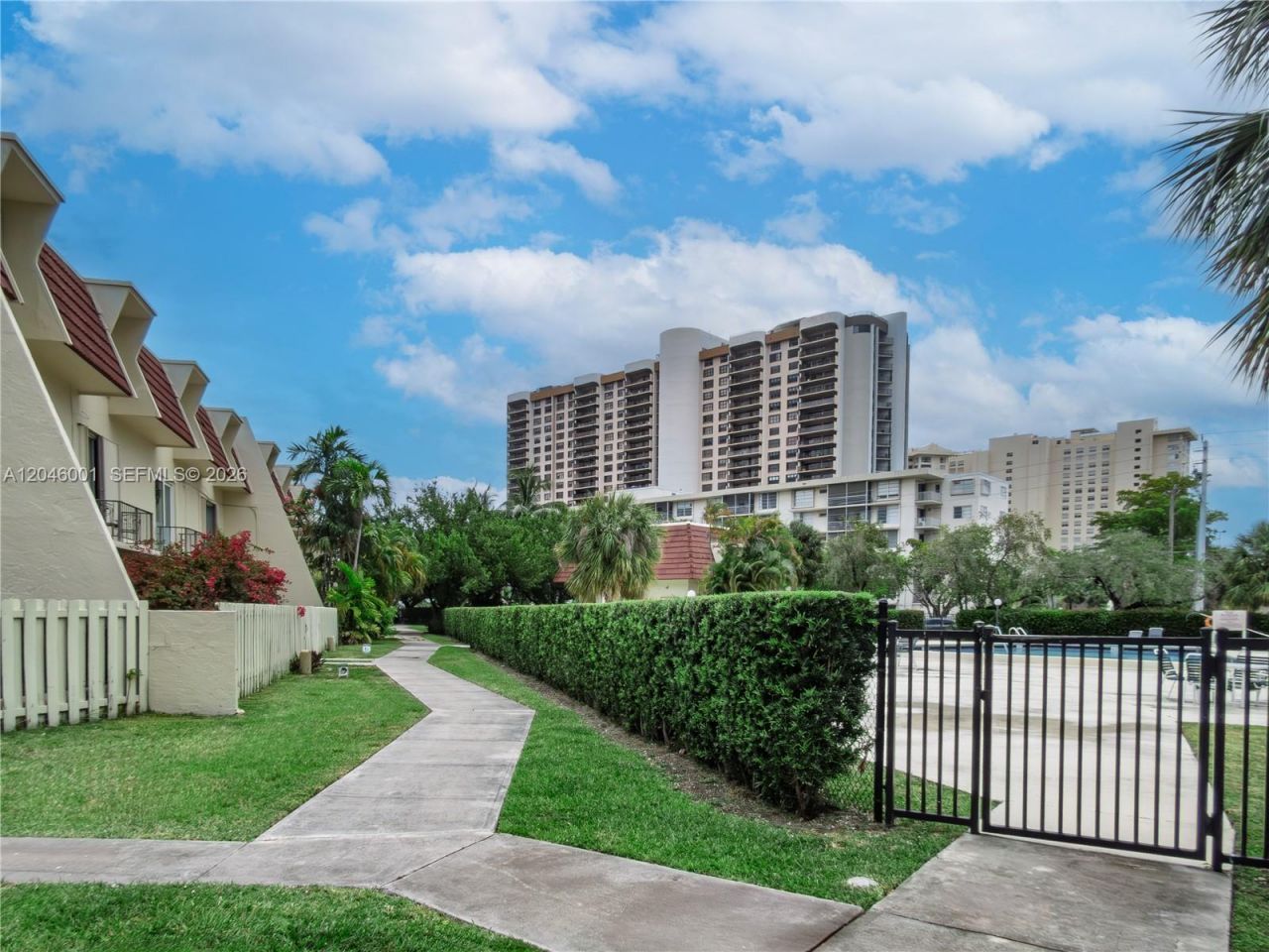 1655 NE 115th St , Unit 28B, Miami, FL 33181 Photo